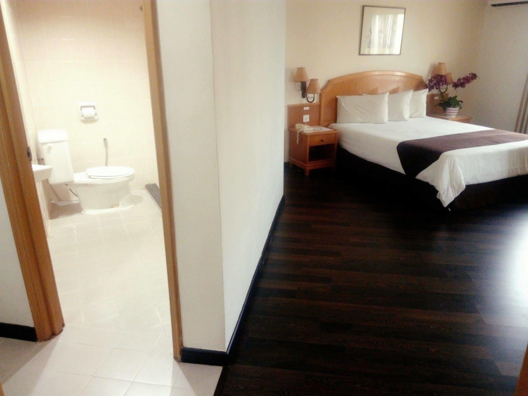 The Aston Hotel Nilai Exterior photo
